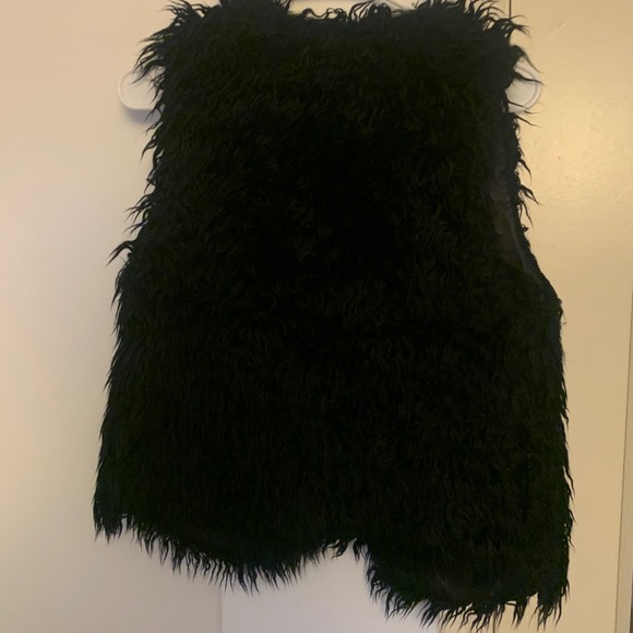 Shaggy faux fur vest - Picture 3 of 3